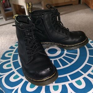 Child size Dr. Martens Delaney side zip lace up boots black leather AW004 C10